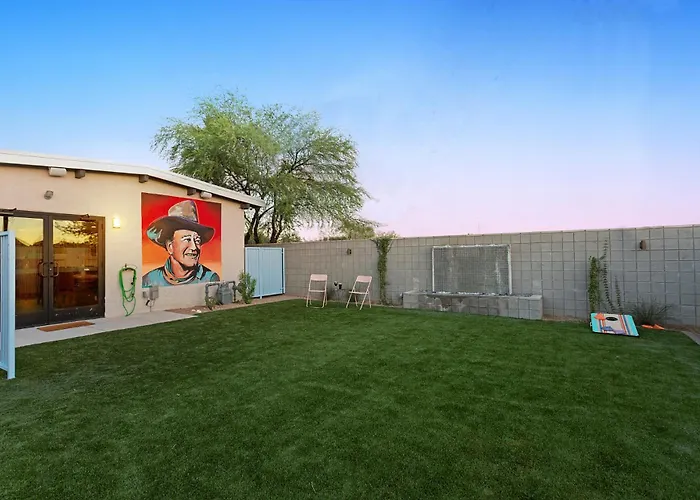Mccoy Tucson - Art, Coffee, Beer, Wine, Pool